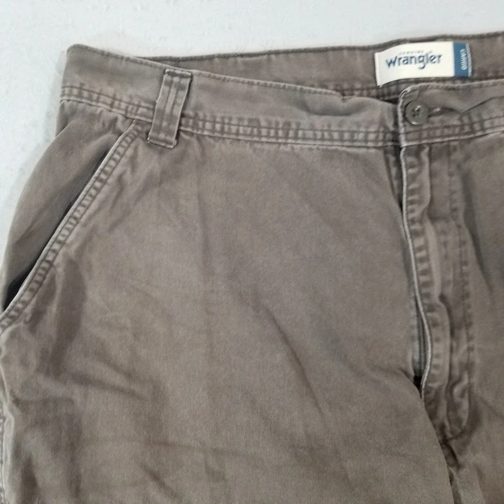 Wrangler cargo hiking pants men's 42 x 30 brown cotton Outdoor Adventure